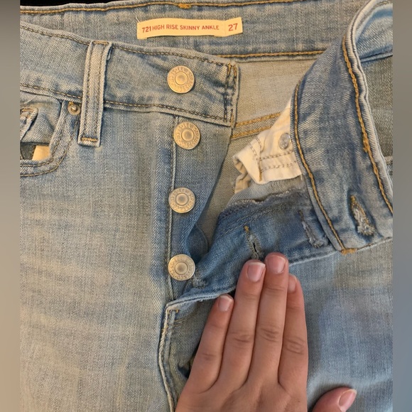 Levi’s Jeans - Picture 3 of 5